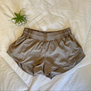 Lululemon Hotty Hot Short II Short 2.5”